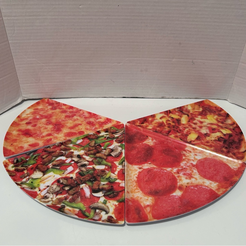 Lot of 4 vintage photo realistic PIZZA SLICE plates